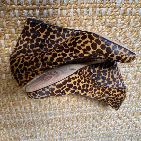 Vince Camuto Cheetah Leopard Print Wedges - Picture 4 of 7